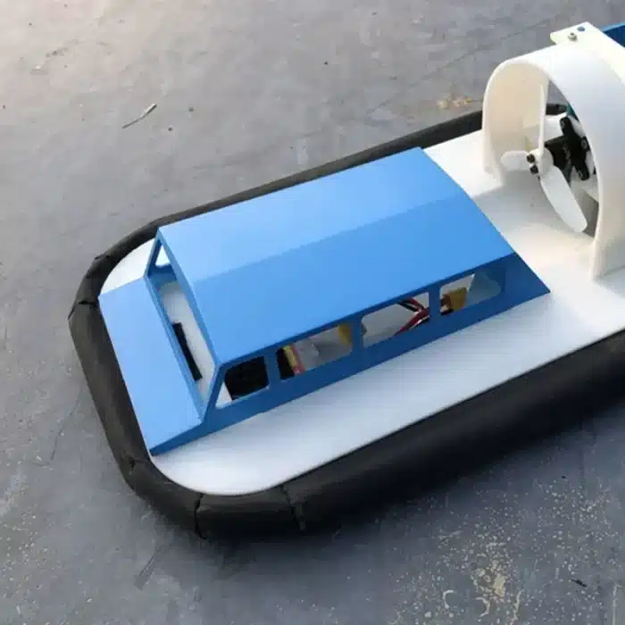 Aéroglisseur radiocommandé 3